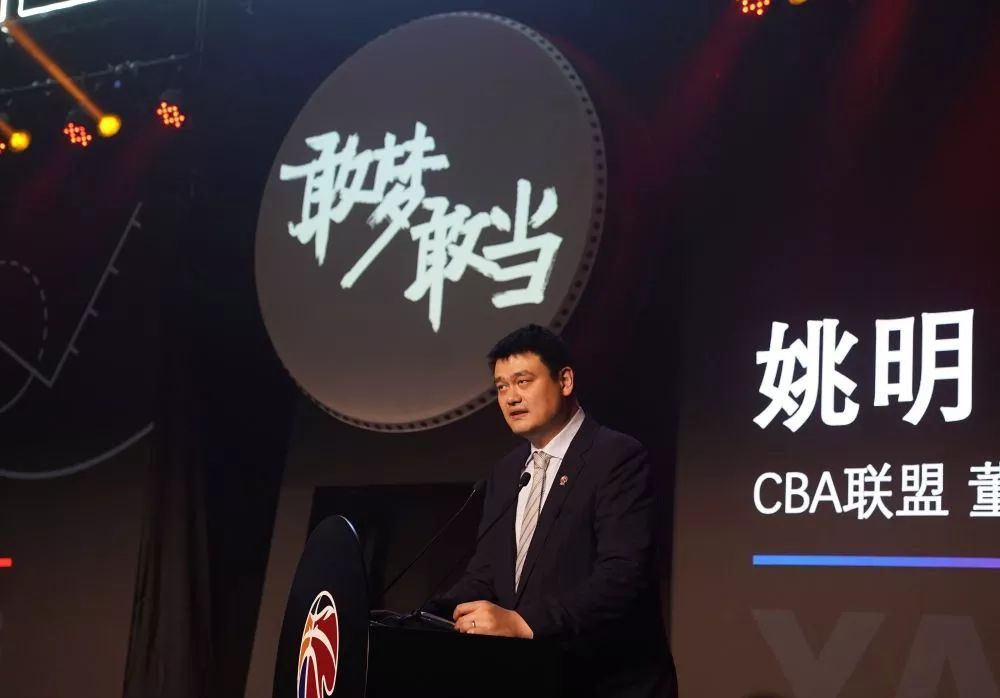 小在女人里动漫网站
